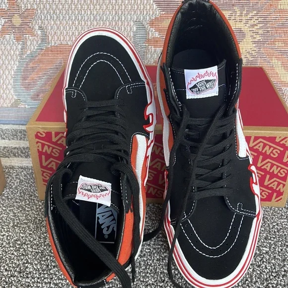 Vans Men’s
Sk8-Hi Flame VN0005UJGWP Sneakers - Picture 13 of 16